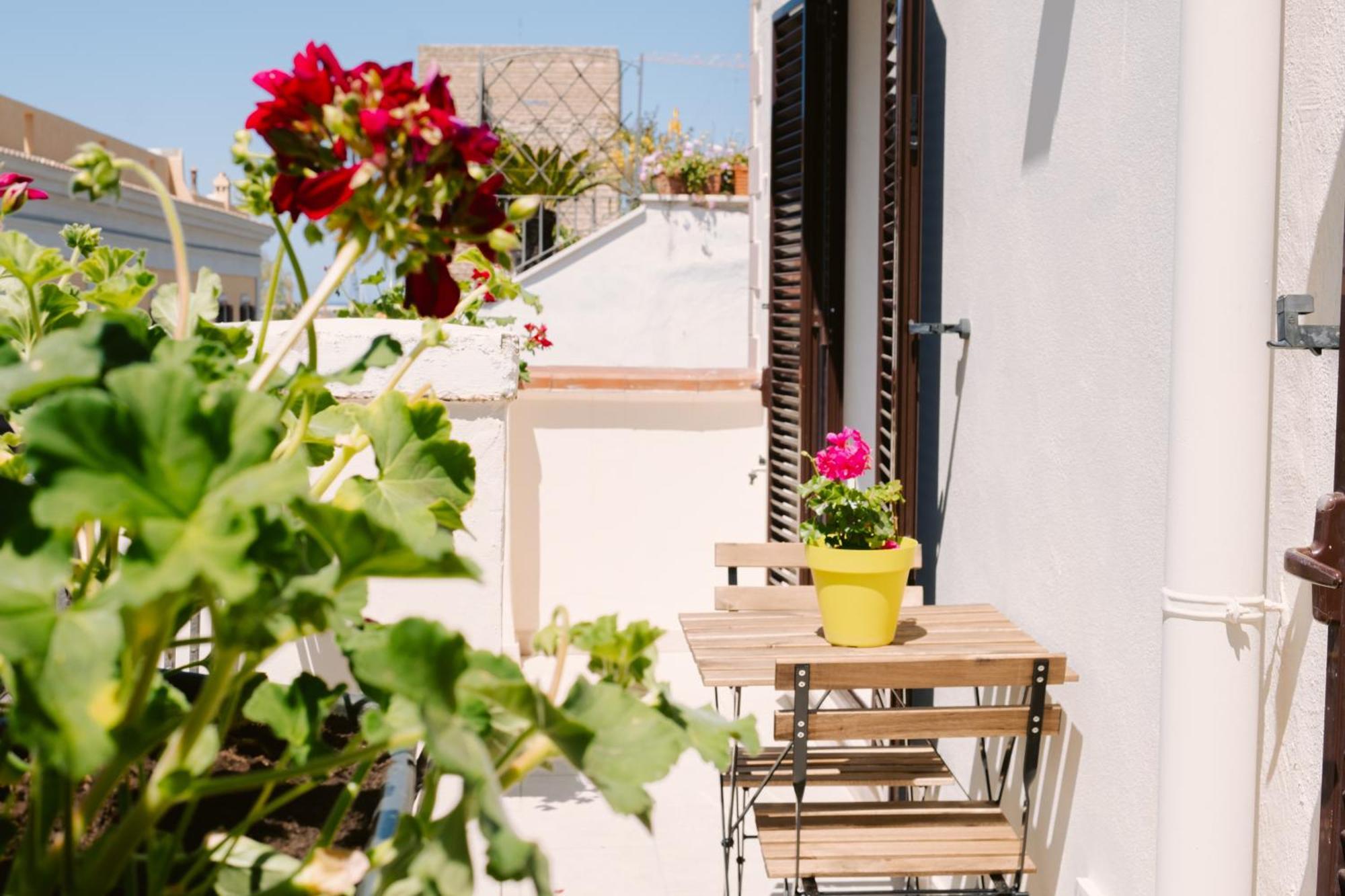 Casa Antonia - Terrace & Suites Bari Bagian luar foto